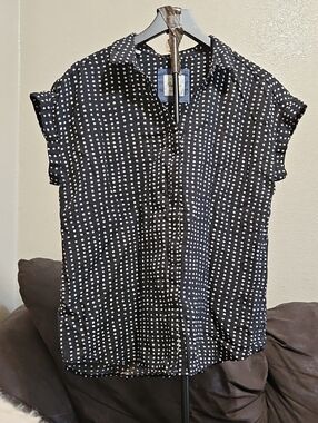 JACHS Girlfriend Black Button-Down Polka Dot Short Sleeve Shirt